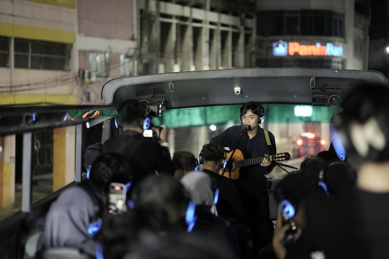 AKU JEJE dalam Kemeriahan Bus Tour Experience myBCA International Java Jazz Festival 2026